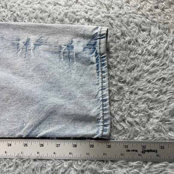 American Eagle Outfitters 90s Boyfriend Jeans Light Wash Distressed Size 8 - Picture 10 of 13